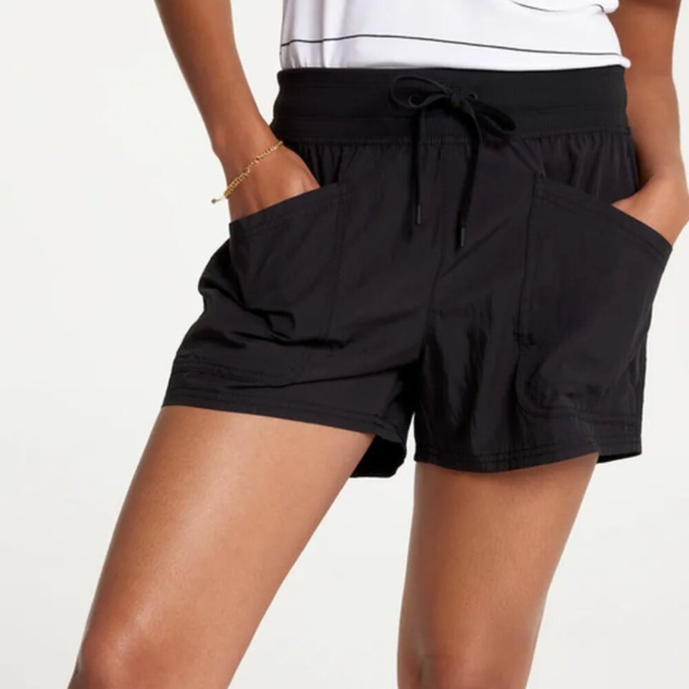 CALIA Women's Crinkle Patch Pocket 4” Shorts: BLACK: SIZE M